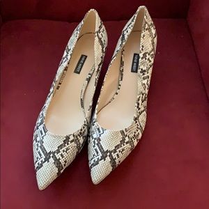 💚 Nine West Snakeskin Pumps EUC